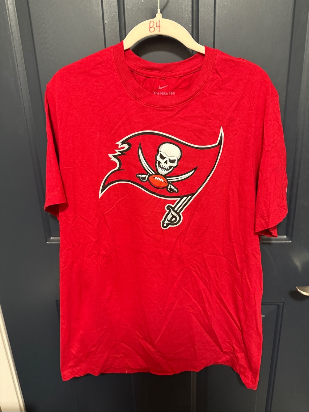Nike Men’s Red Tampa Bay Buccaneers Flag Graphic Tee